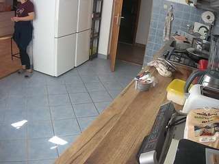 voyeurcam-julmodels-kitchen