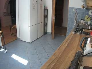 voyeurcam-julmodels-kitchen