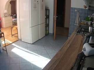 voyeurcam-julmodels-kitchen camsoda