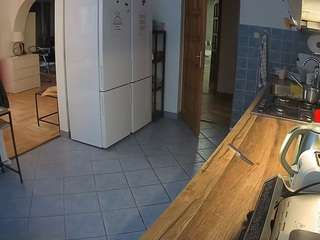 voyeurcam-julmodels-kitchen