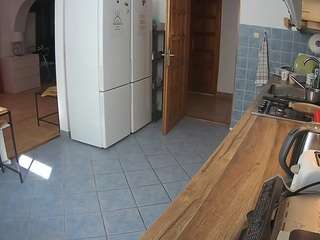 voyeurcam-julmodels-kitchen