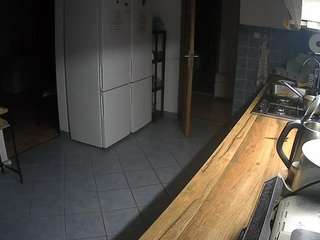 voyeurcam-julmodels-kitchen