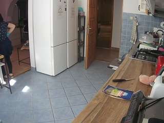 voyeurcam-julmodels-kitchen