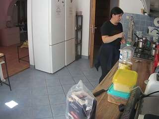 voyeurcam-julmodels-kitchen