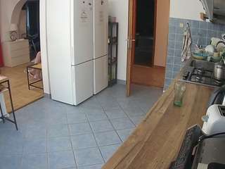 voyeurcam-julmodels-kitchen