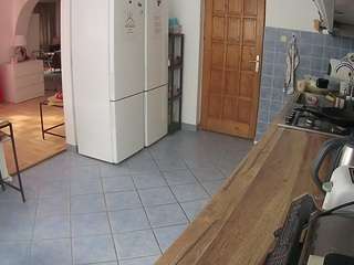 voyeurcam-julmodels-kitchen