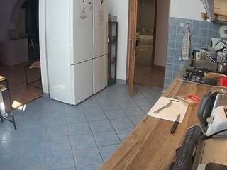 voyeurcam-julmodels-kitchen