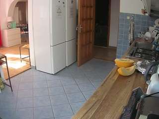 voyeurcam-julmodels-kitchen