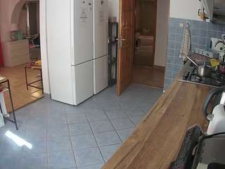 voyeurcam-julmodels-kitchen