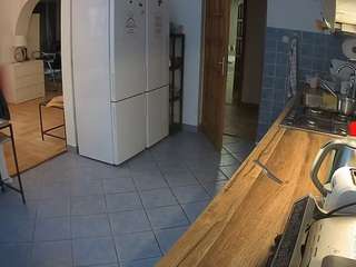 voyeurcam-julmodels-kitchen