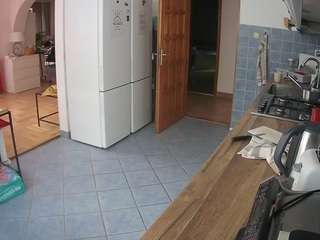 voyeurcam-julmodels-kitchen