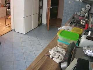 voyeurcam-julmodels-kitchen