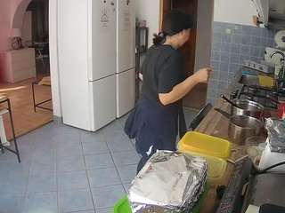 voyeurcam-julmodels-kitchen