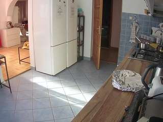 voyeurcam-julmodels-kitchen
