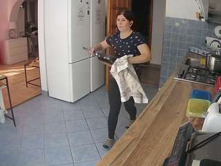voyeurcam-julmodels-kitchen