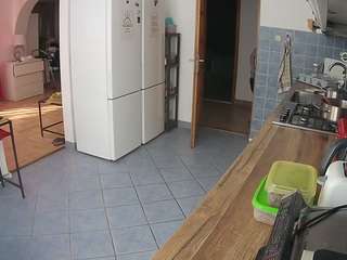 voyeurcam-julmodels-kitchen