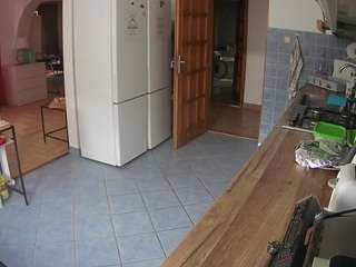 voyeurcam-julmodels-kitchen