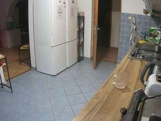 voyeurcam-julmodels-kitchen