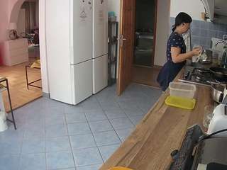 voyeurcam-julmodels-kitchen