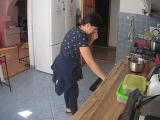 voyeurcam-julmodels-kitchen