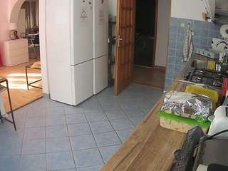 voyeurcam-julmodels-kitchen