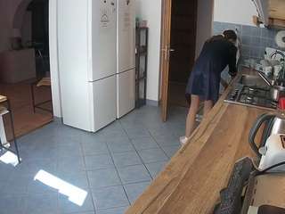 voyeurcam-julmodels-kitchen