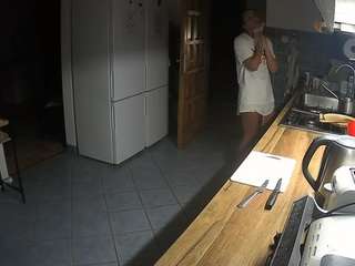 voyeurcam-julmodels-kitchen
