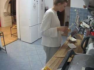 voyeurcam-julmodels-kitchen