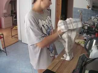 voyeurcam-julmodels-kitchen