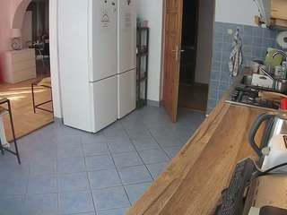 voyeurcam-julmodels-kitchen