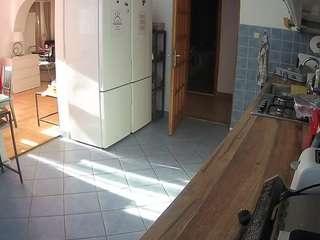 voyeurcam-julmodels-kitchen