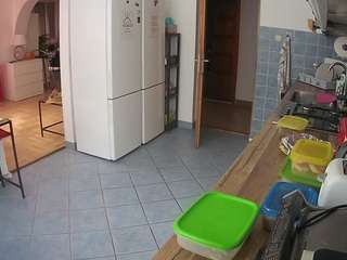 voyeurcam-julmodels-kitchen