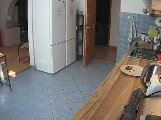 voyeurcam-julmodels-kitchen