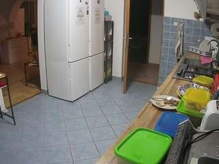 voyeurcam-julmodels-kitchen
