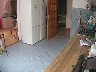 voyeurcam-julmodels-kitchen