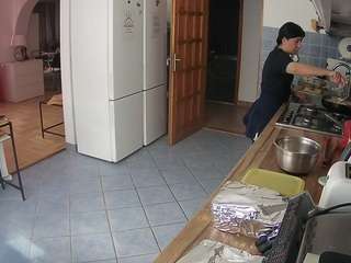 voyeurcam-julmodels-kitchen