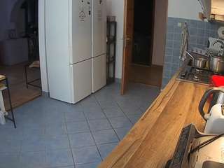 voyeurcam-julmodels-kitchen