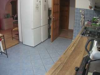 voyeurcam-julmodels-kitchen camsoda