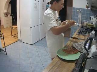 voyeurcam-julmodels-kitchen