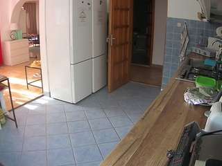 voyeurcam-julmodels-kitchen camsoda
