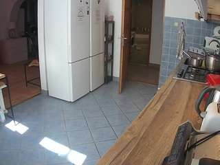 voyeurcam-julmodels-kitchen camsoda