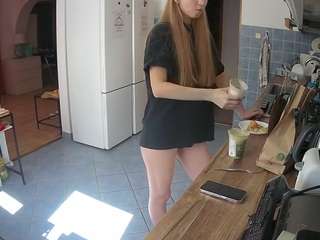 voyeurcam-julmodels-kitchen camsoda