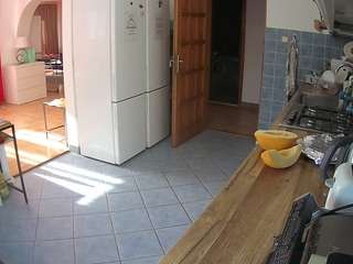 voyeurcam-julmodels-kitchen camsoda
