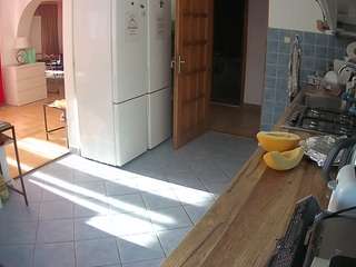 voyeurcam-julmodels-kitchen