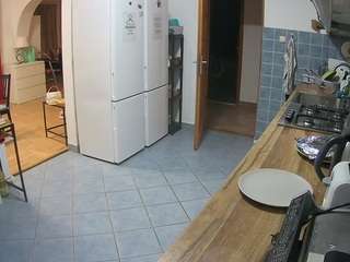 voyeurcam-julmodels-kitchen