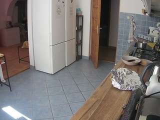 voyeurcam-julmodels-kitchen