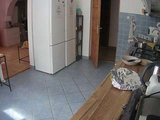 voyeurcam-julmodels-kitchen