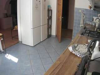 voyeurcam-julmodels-kitchen
