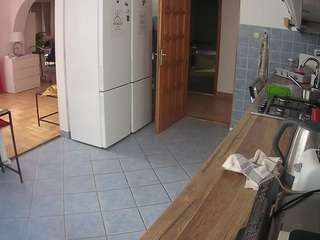 voyeurcam-julmodels-kitchen's live room
