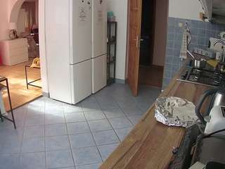 voyeurcam-julmodels-kitchen